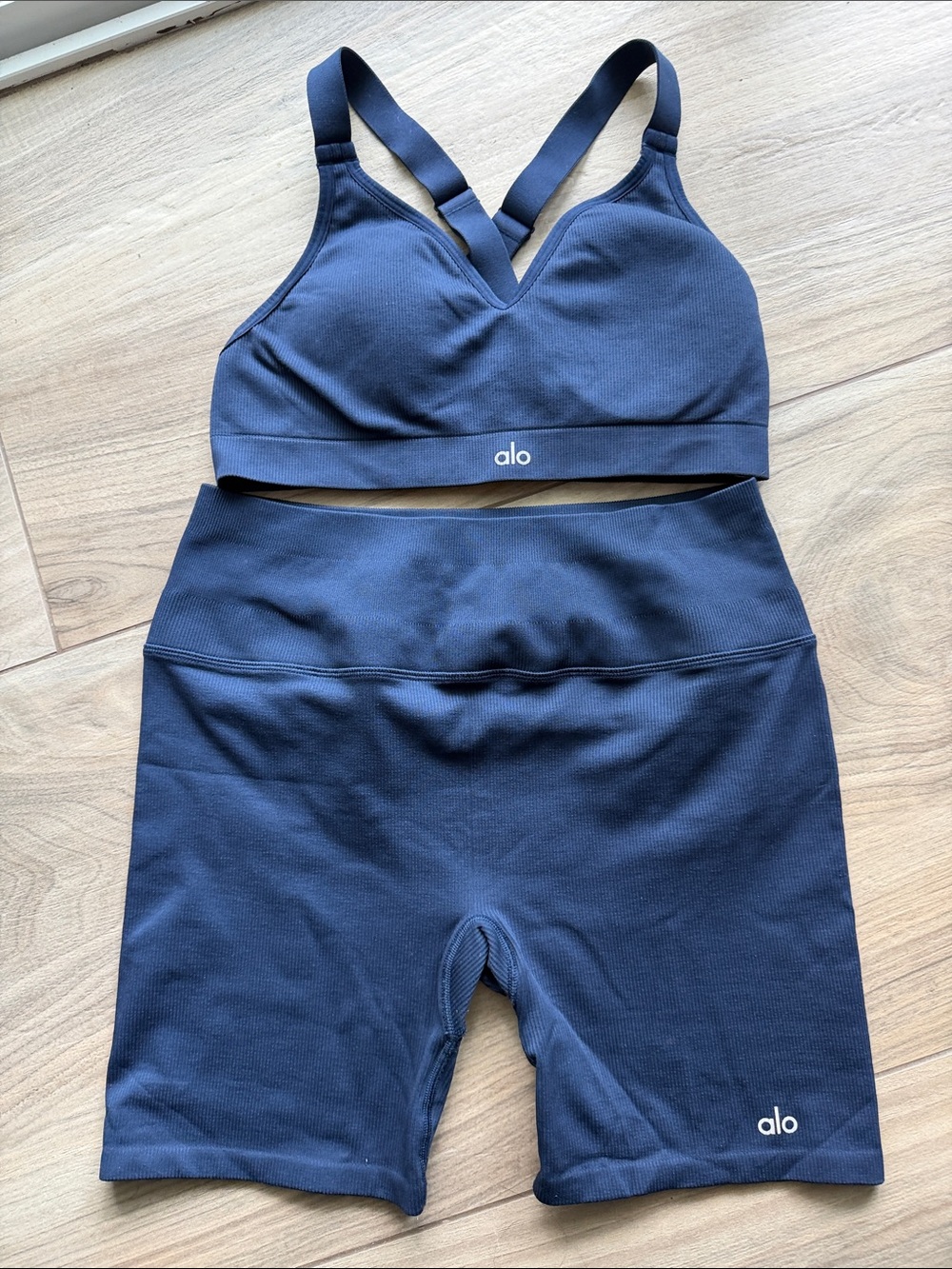 ALO Yoga Navy Ribbed Sports Bra and Bike Shorts Set large